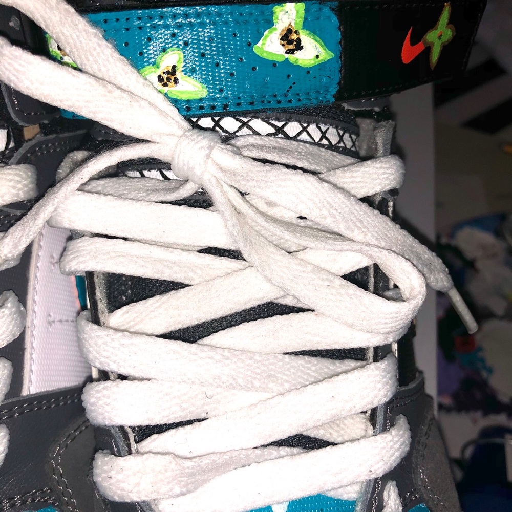 Custom Nikes - Picture 3 of 7